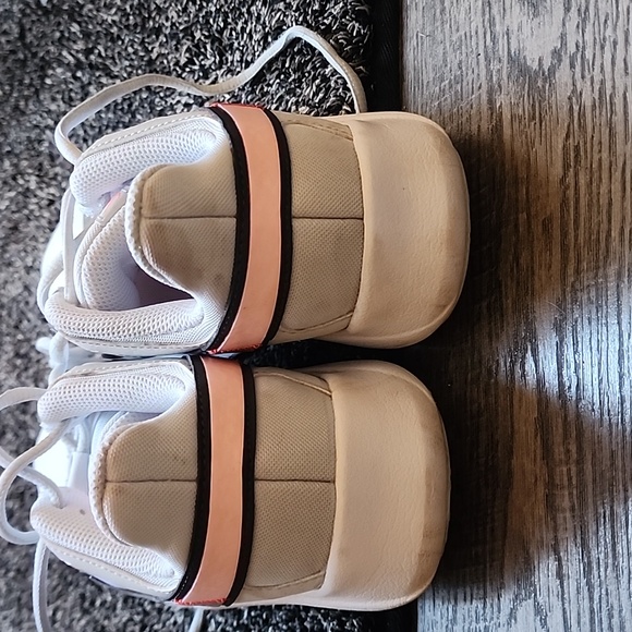 Legend Essential 2 - Picture 5 of 8